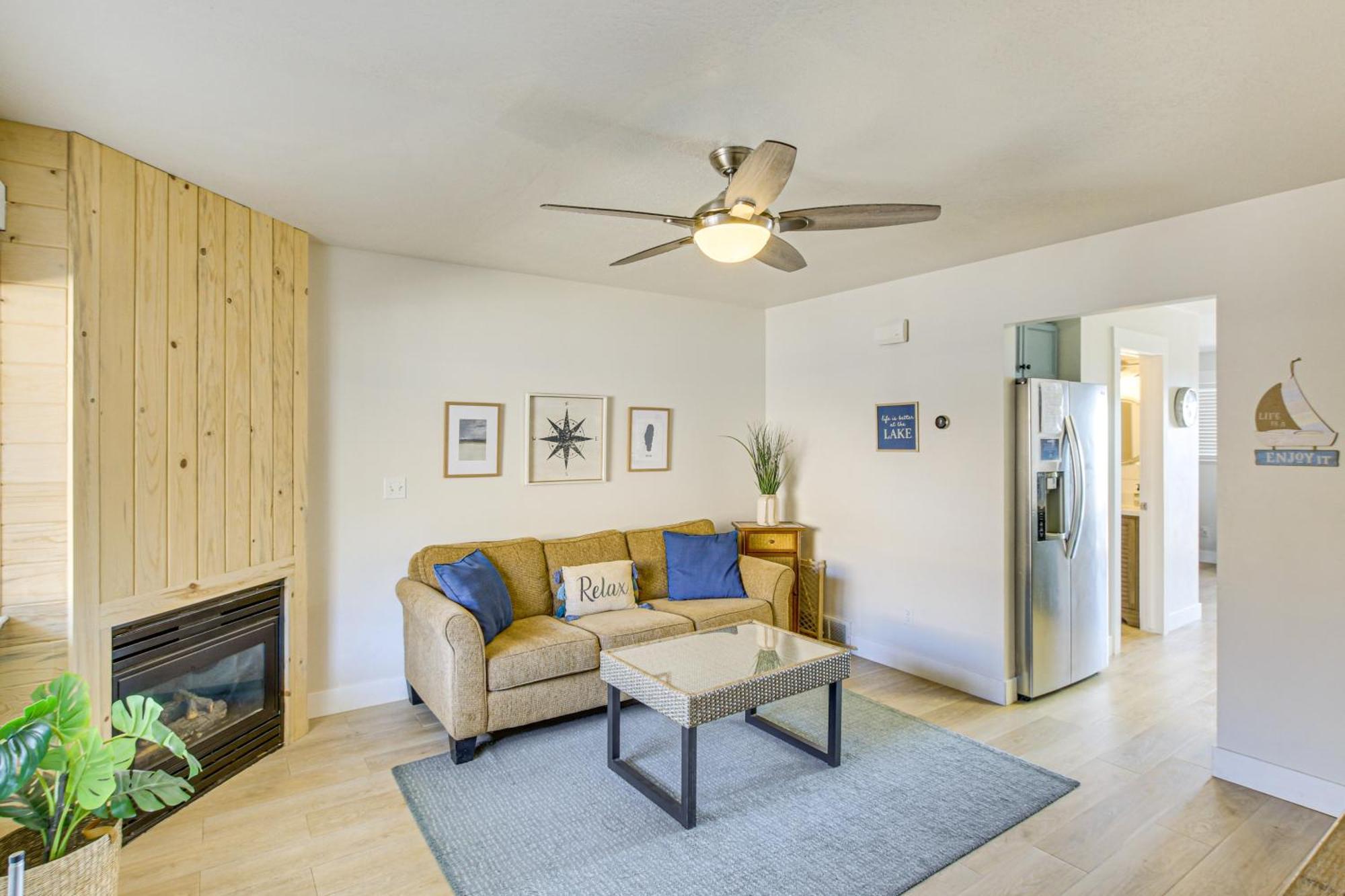 Spacious Garden City Townhome With Lake Views! 외부 사진